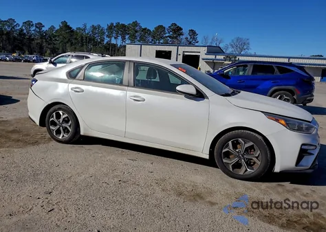 2021 Kia Forte Fe z USA, uszkodzony, nr VIN 3KPF24AD6ME337220